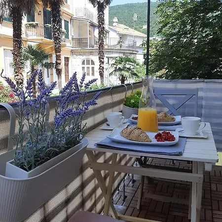 Rose Apartment *